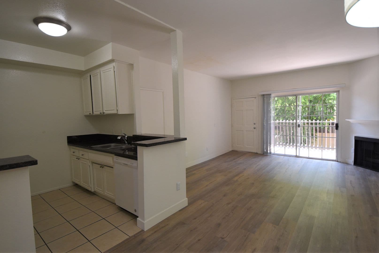 Building Photo - 11434 Moorpark St