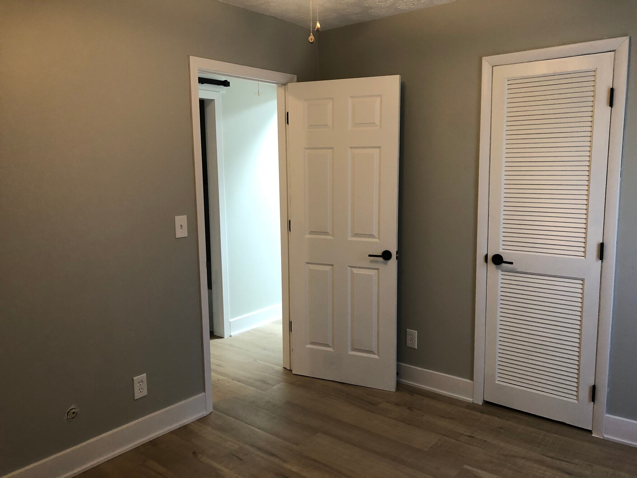 Bedroom 1 - 505 E Lincoln Ave