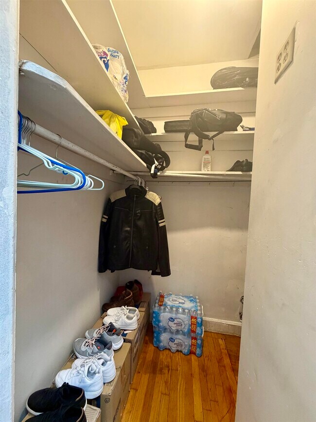 Building Photo - 206 Hancock Ave