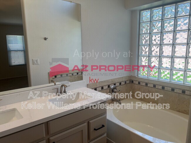 Building Photo - 3706 E Potter Dr