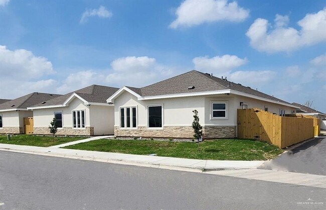 Primary Photo - 11 Clarence Dr