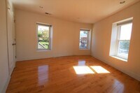 Building Photo - Newly renovated 2 bedroom/1bath in Manayun...