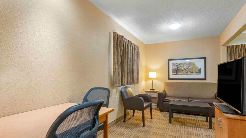 Building Photo - 9651 Seward Rd