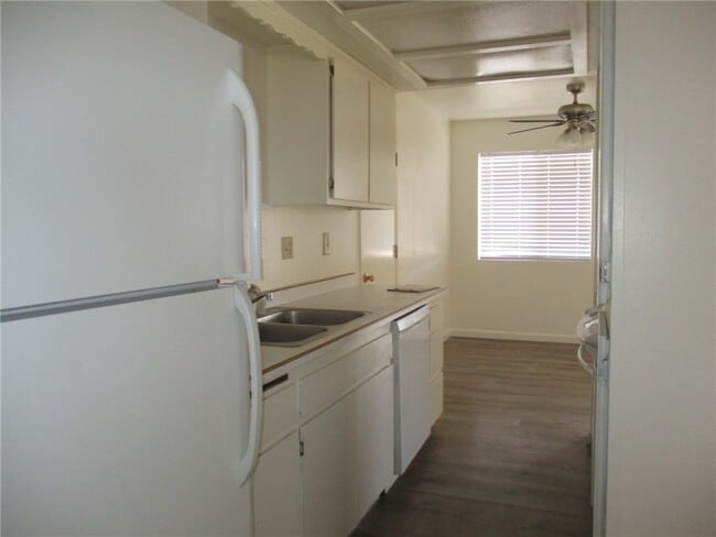 Building Photo - 5080 La Calzada