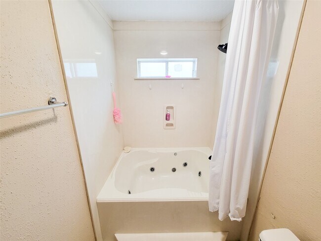 Building Photo - 25303 Avery Hill Ln