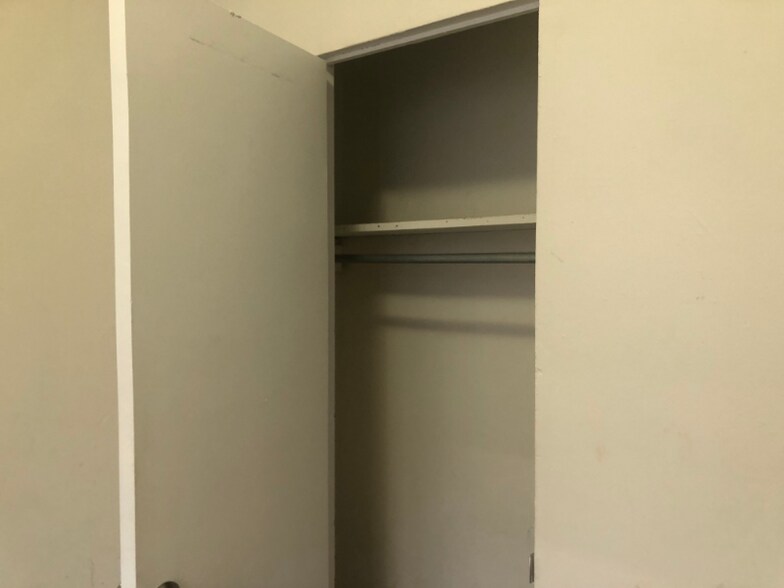 Building Photo - 43 Henry St