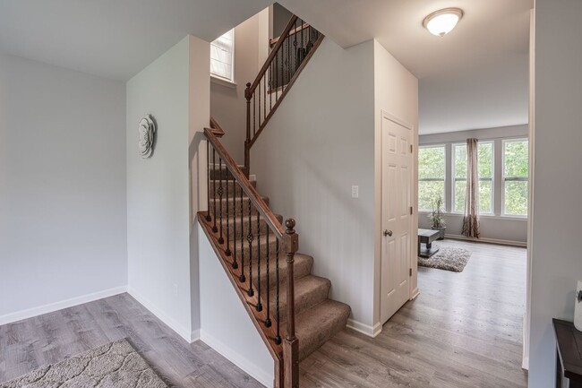 Building Photo - 53283 Jaclyn Dr