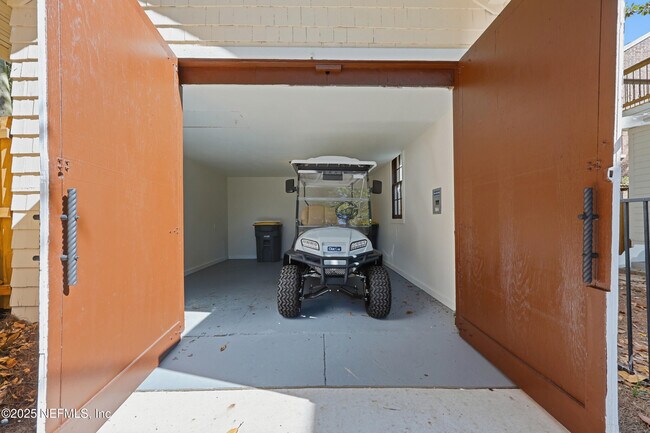 Building Photo - 2979 St Johns Ave