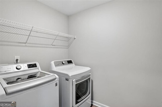 Building Photo - 1553 Spring Hollow Way