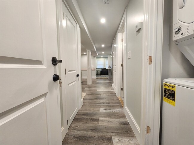 Building Photo - 150 Centre St