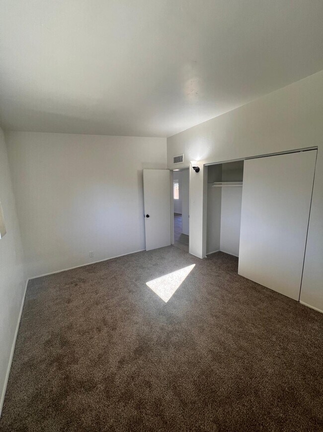 Building Photo - 6334 E Calle Luna