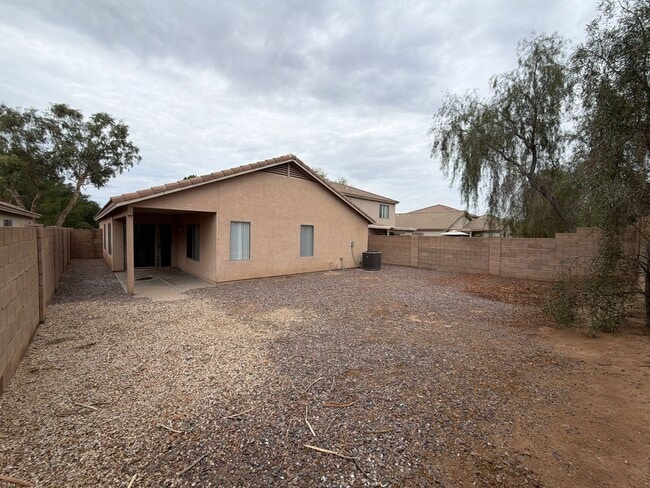 Building Photo - 12710 W Ash St