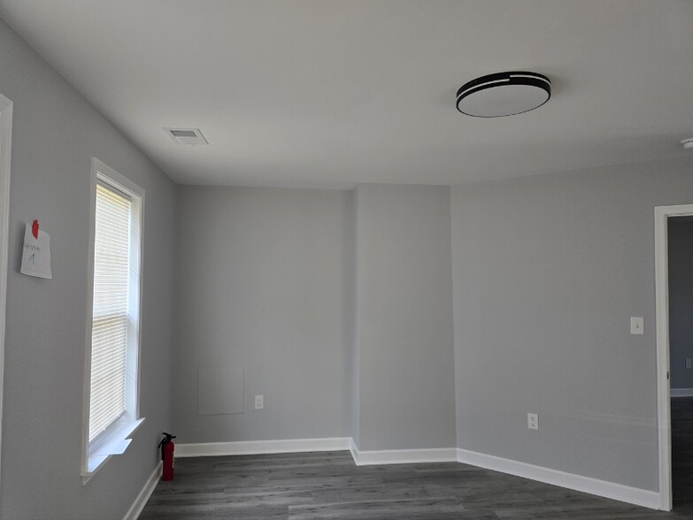 Building Photo - 4303 Urn St