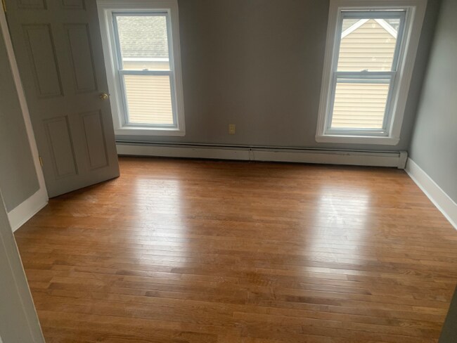 Building Photo - 28 Wood St