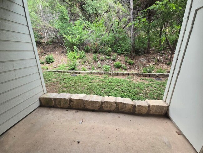 Building Photo - 6000-14 Shepherd Mountain Cove