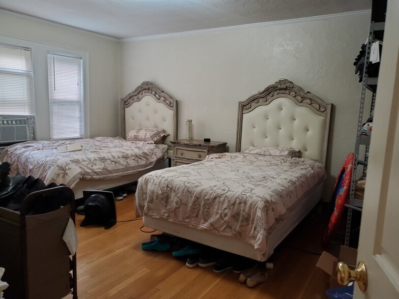 Building Photo - 29 Wiltshire Rd