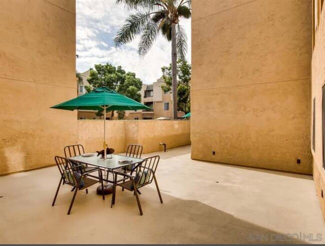 Building Photo - 3520 Lebon Dr