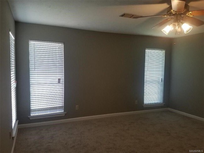 Building Photo - 1811 Young Farm Rd