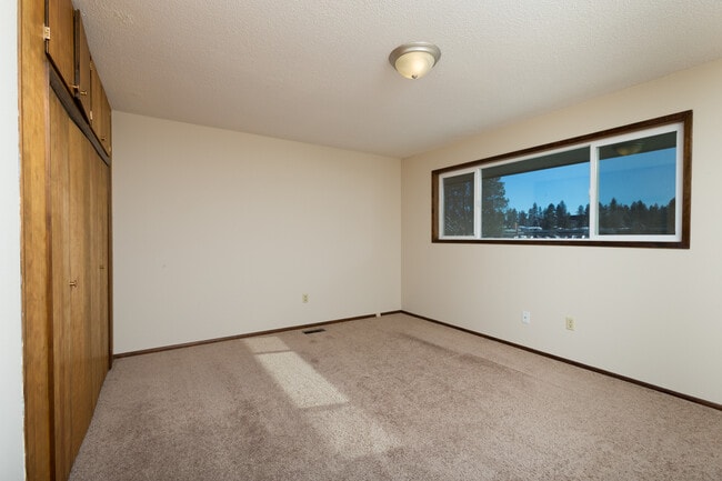 Building Photo - Modern Duplex for rent near Wandermere