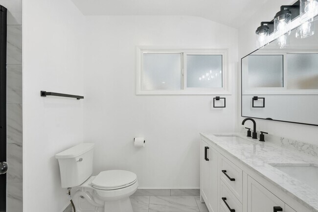 Building Photo - 23723 Aetna St