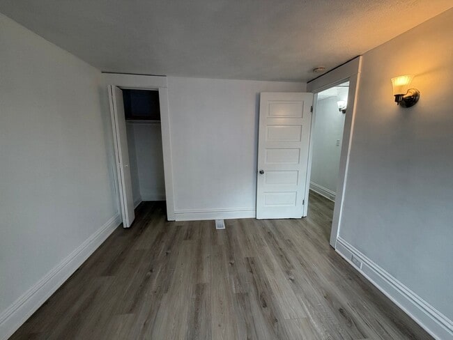 Building Photo - Spacious 4 Bedroom home