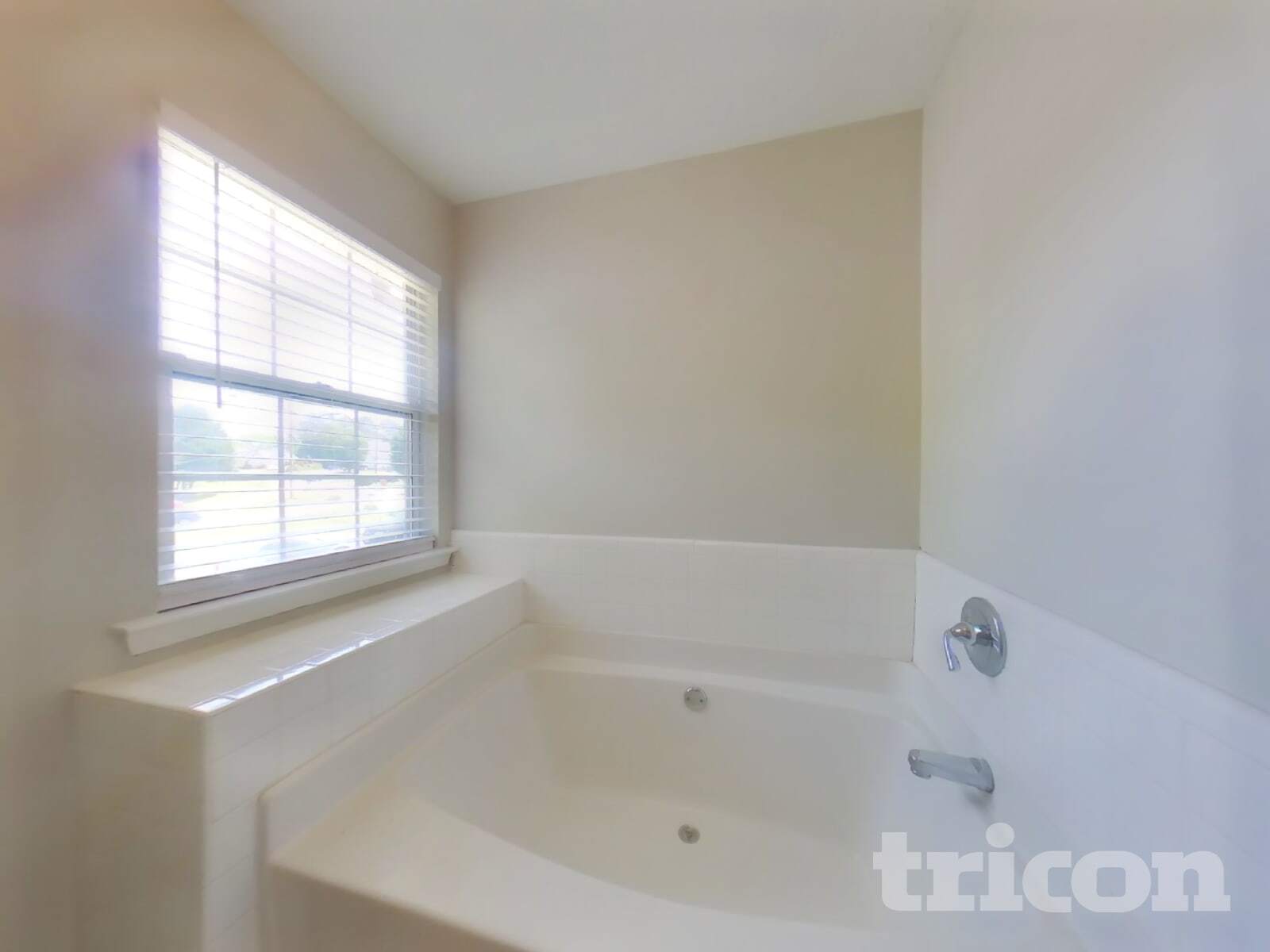 Building Photo - 1026 Bonita Cir