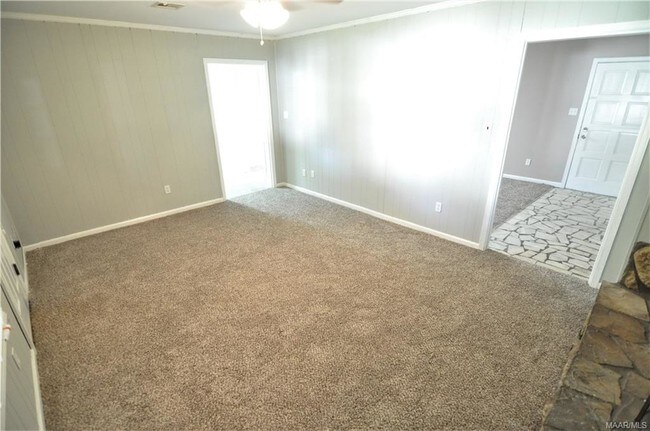 Building Photo - 334 Dee Dr