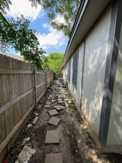 Building Photo - 1233 Armadillo Rd