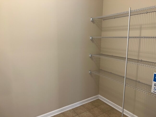 Building Photo - 172 Kline St NW