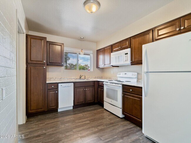 Building Photo - 12020 N Hacienda Dr