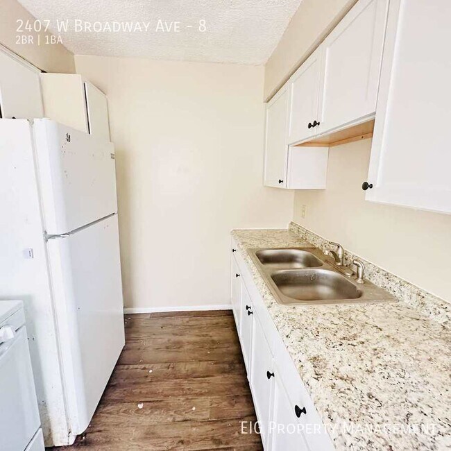 Building Photo - Available 6/20/2024