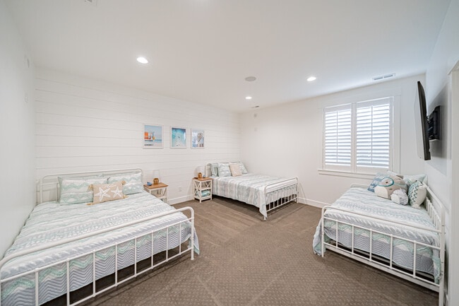 Building Photo - 949 Greenwillow Ln