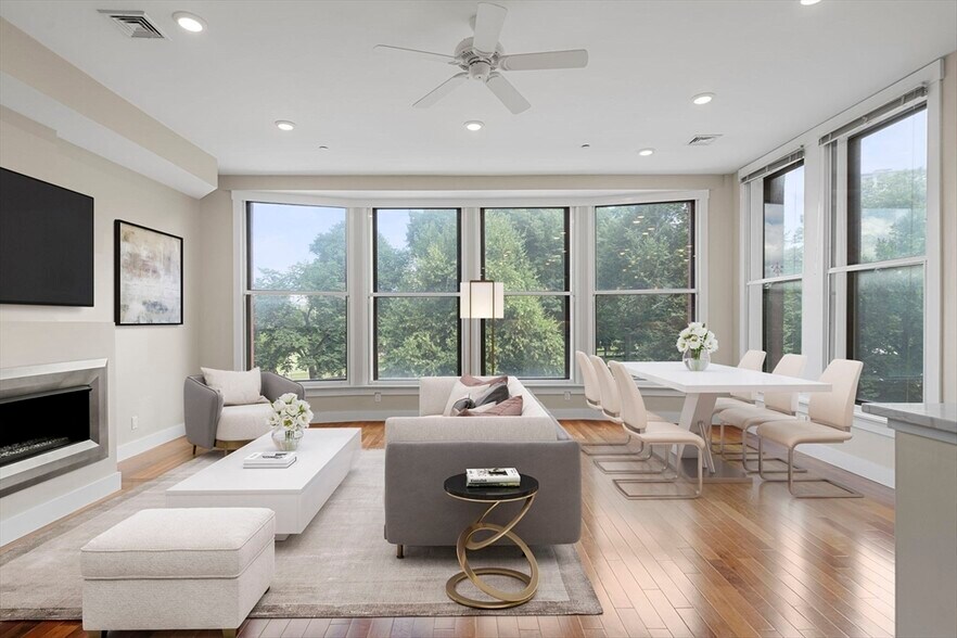 Building Photo - 132 Boylston St