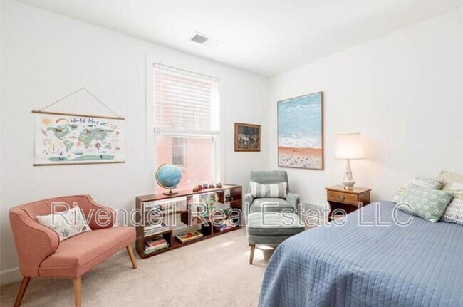 Building Photo - 1631 Emerson St