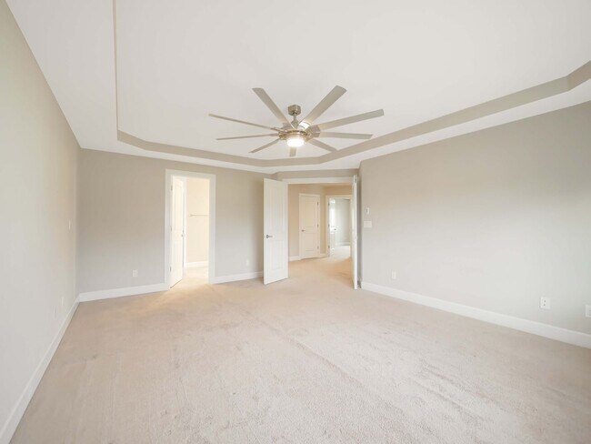 Building Photo - 4 Bed and 2.5 Bath Beautiful Single-family...