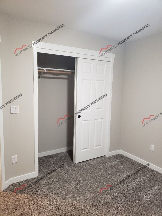 Building Photo - STATUS: AVAILABLE  | R245A | $2095 *** 1 ST FULL MONTH FREE - MOVE IN SPECIAL!!!
