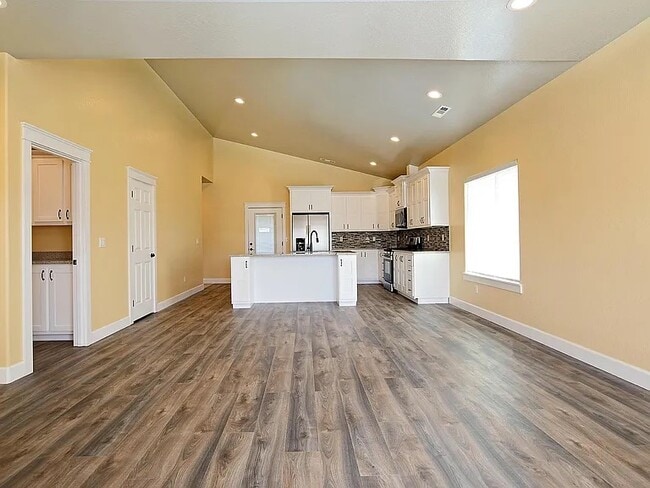 Building Photo - 656 Nobility Dr