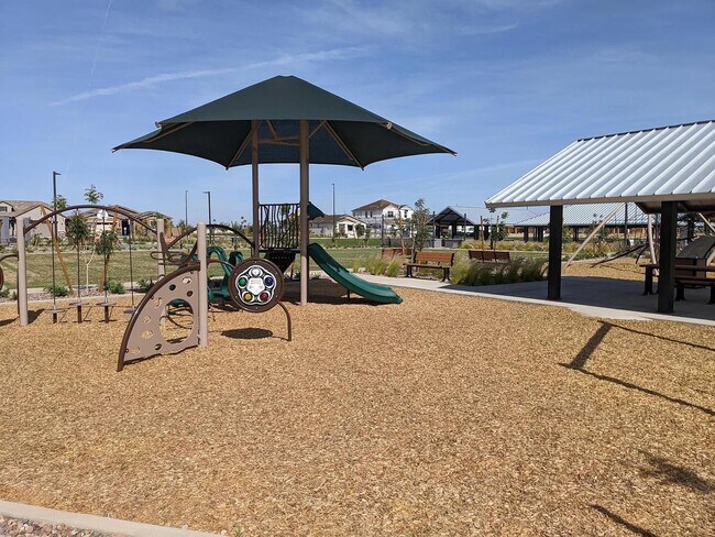 Building Photo - 2250 E Kelly Dr