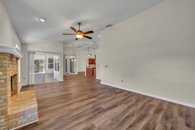 Building Photo - Great Oviedo Home in Bentley Woods!