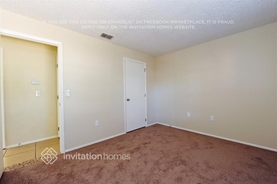 Building Photo - 1830 E Oakwood Loop