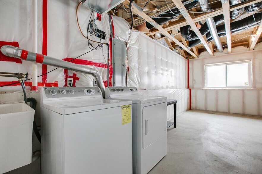 laundry - 809 Quail Pkwy