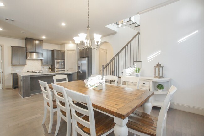 Building Photo - 47 N Lochwood Way