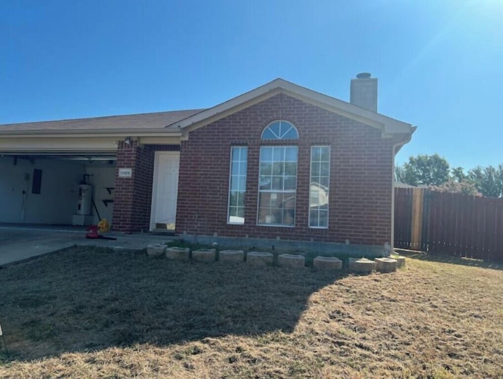Building Photo - 1109 Palomino Dr