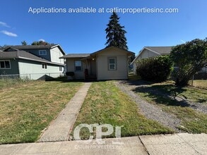 Building Photo - 146 16th Ave