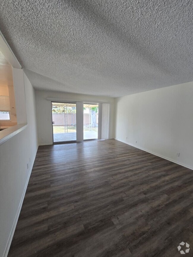 Building Photo - BUENA PARK 3 BEDROOM 2 BATH $3,500   NEAR ...