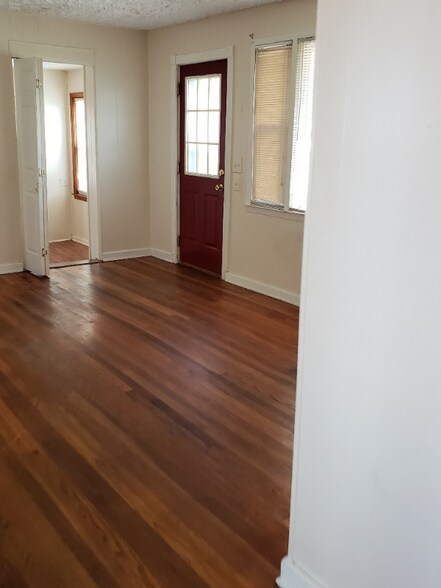 Building Photo - 3602 Rose Dr