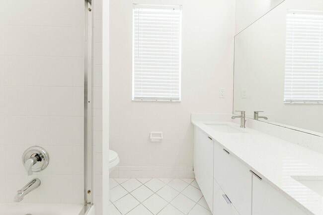 Building Photo - 12630 Torbay Dr