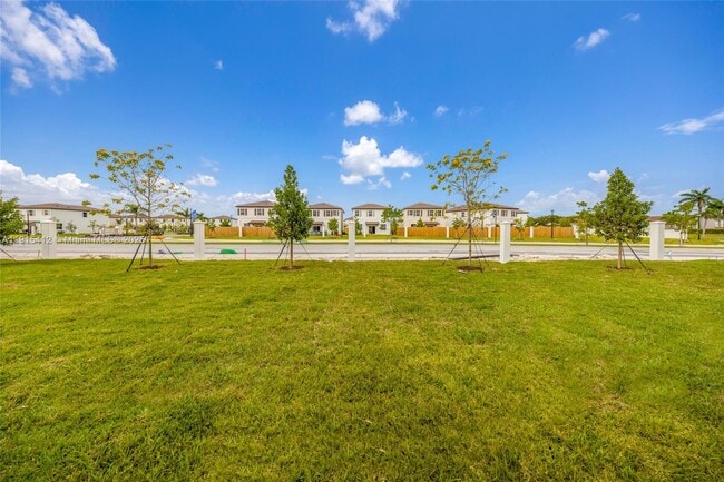 Building Photo - 2448 SE 27th Terrace