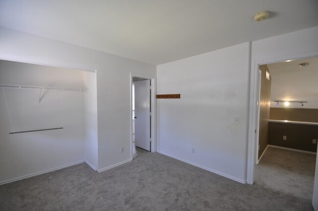 Building Photo - 5108 Sydney Ave