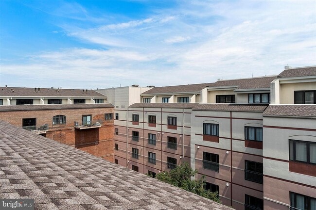 Building Photo - 1000 Fell St